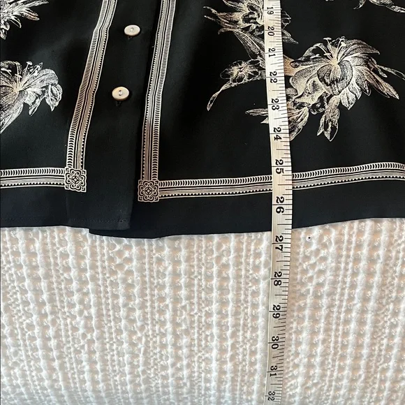 VINTAGE silk button up - Picture 7 of 7